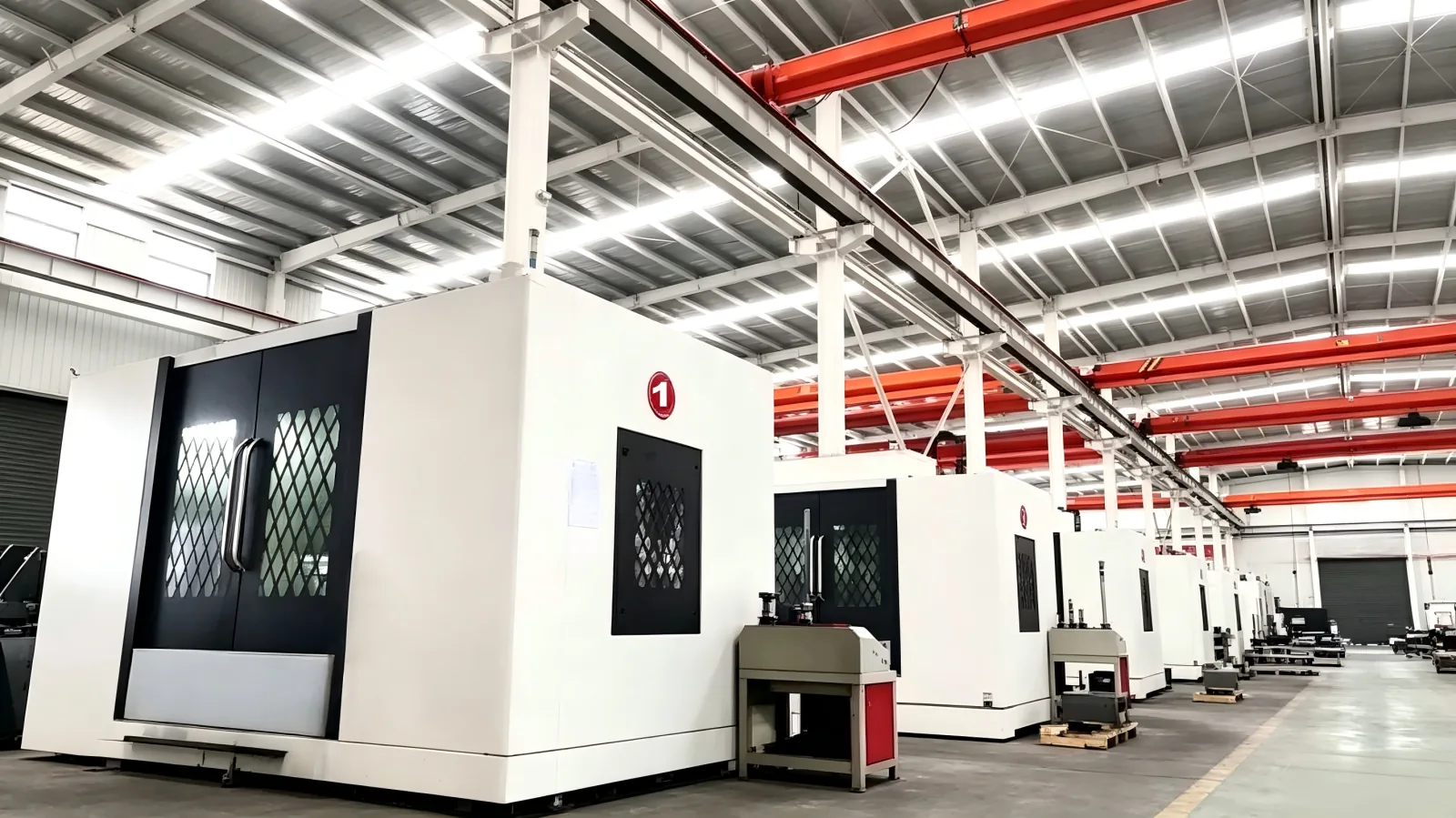 Hydraulic breaker production equipment in the LICHI workshop