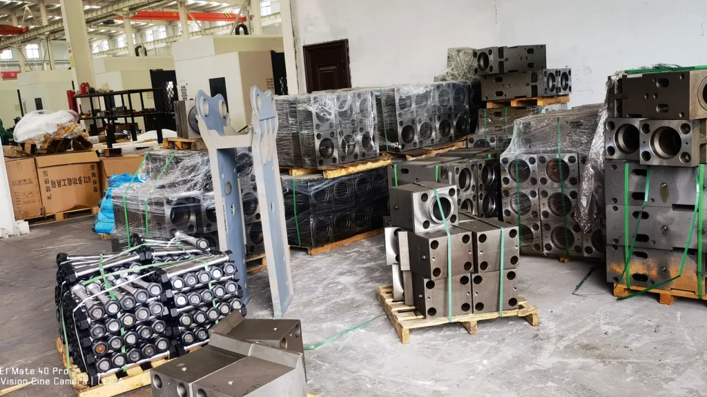 Real LICHI hydraulic breaker parts stock prepared for model-matched support